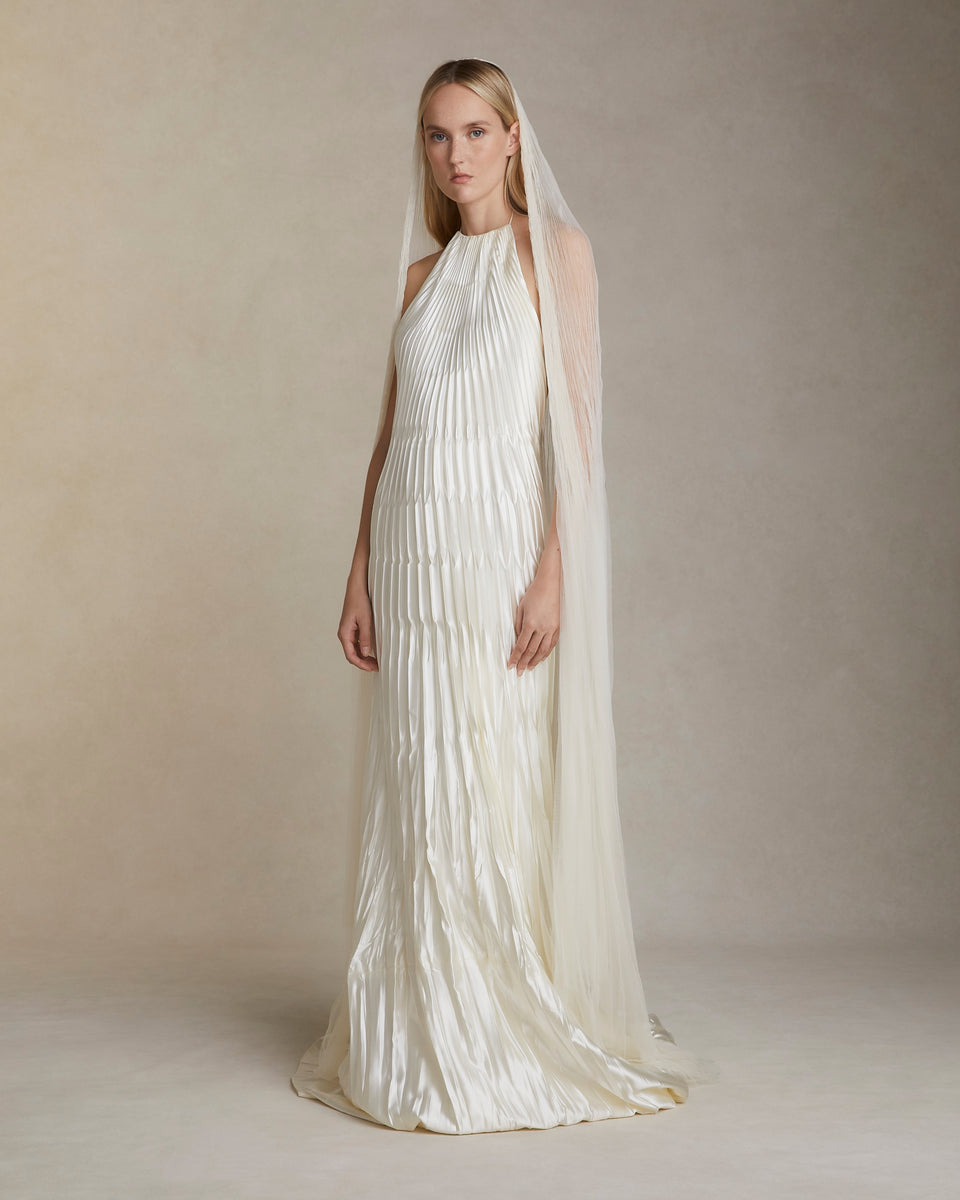 http://www.daniellefrankelstudio.com/cdn/shop/files/DF_PLEATEDTULLEVEIL_FRONT_1200x1200.jpg?v=1698955817