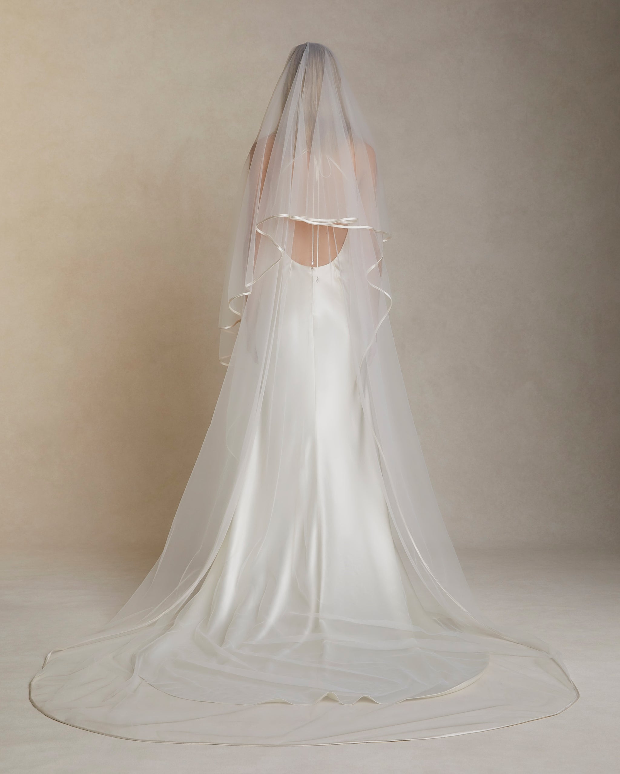 Satin Bound Cathedral Veil – Danielle Frankel